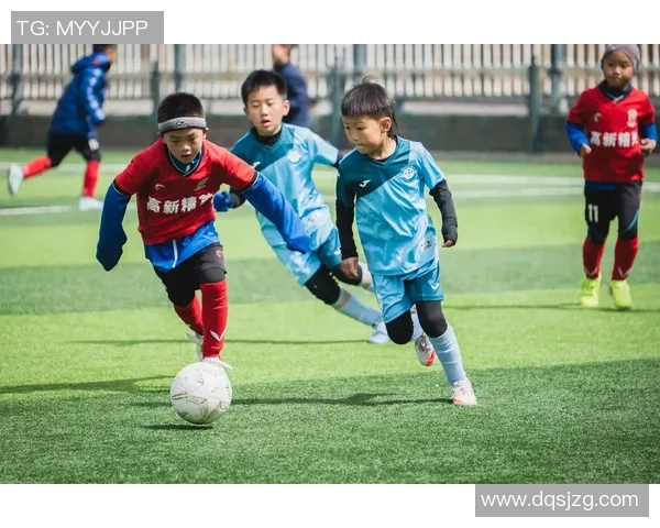 足球星星耀眼闪耀绿茵赛场激情点燃梦想未来辉煌